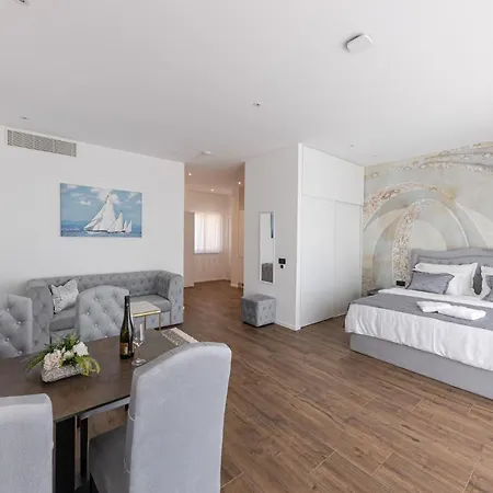 Bella Vista Am * טרוגיר